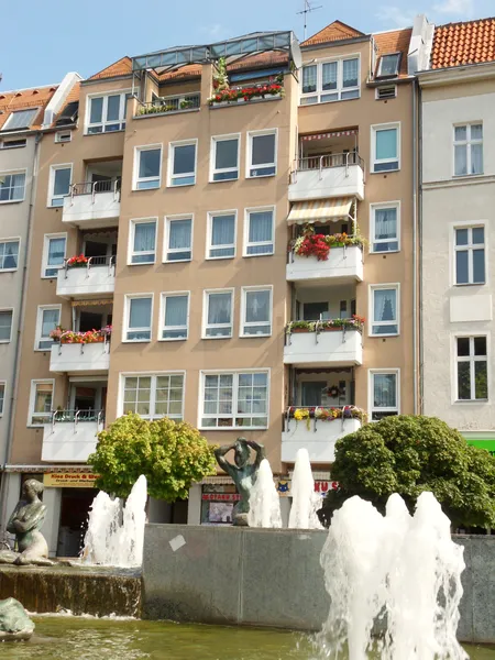 WBS mit besonderen Wohnbedarf!! Helle Wohnung mit netter Mieterschaft, sofort bezugsfrei — photo 1
